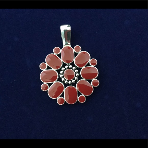 Premier Designs Enhancer - Picture 4 of 8